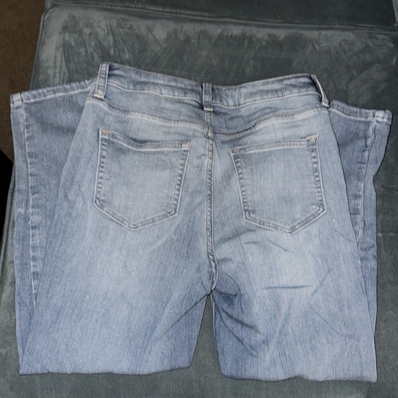 Capri Jeans - Picture 3 of 3